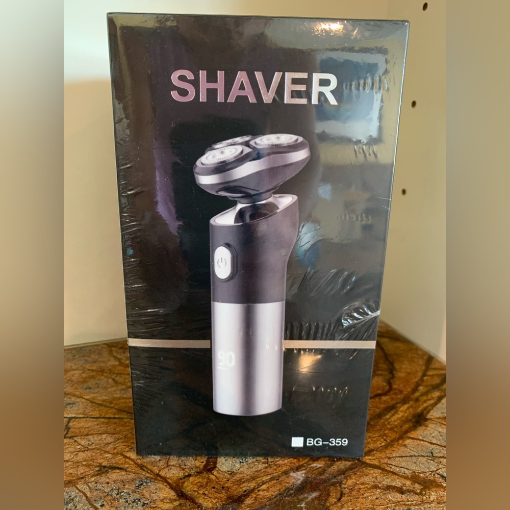 Brand New!!! Waterproof Shaver, USB charging, 4D floating structure.